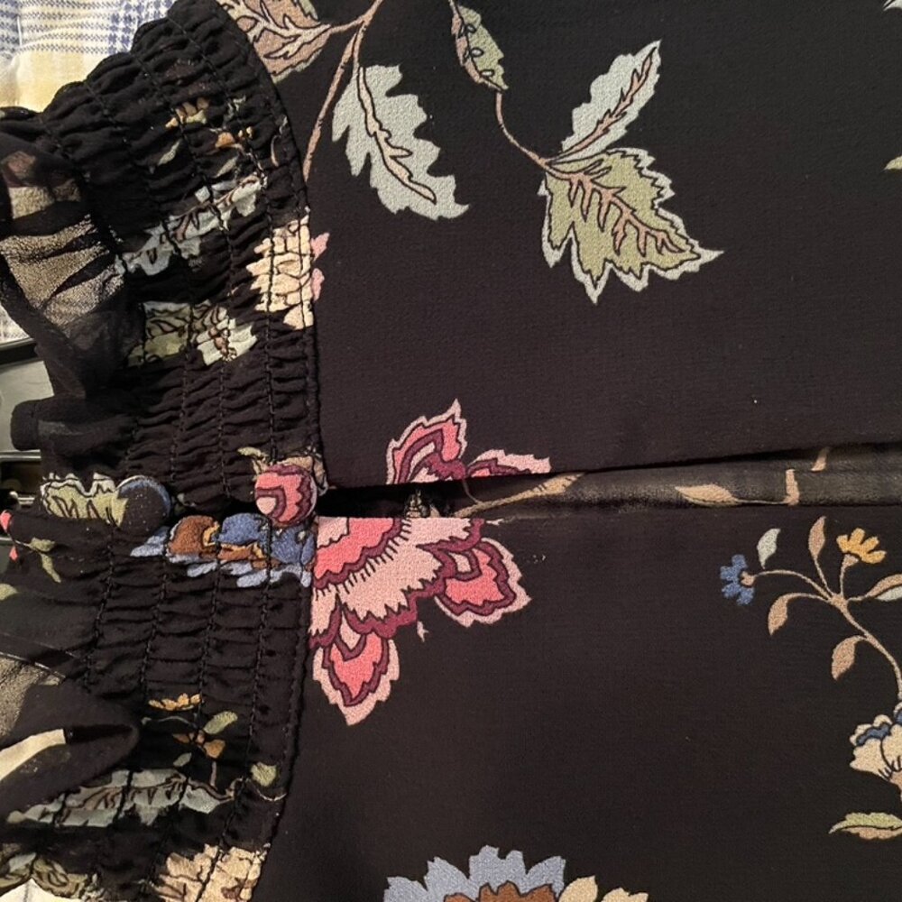 Sheer blouse with ruffle - Picture 6 of 8